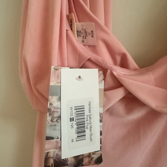 Henkaa Sakura Blush Pink Plus Size Infinity Dress - Picture 2 of 3